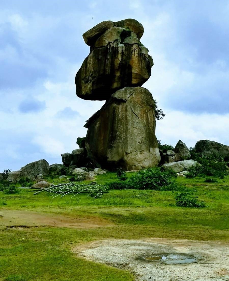 Gobar Silli  Pahar, Palkot